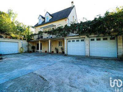 Maison 7 pièces de 178 m² à Jouy-Mauvoisin (78200)