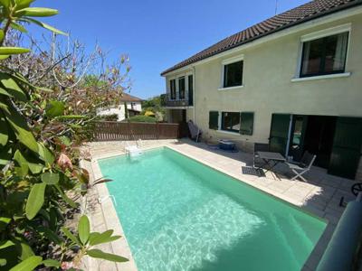 Quartier Prompsault, maison F8 avec jardin et piscine