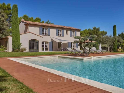 Vente maison 10 pièces 363 m² Aix-en-Provence (13090)