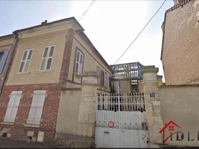 Vente maison 4 pièces 110 m² Villeneuve-sur-Yonne (89500)