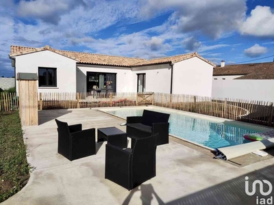 Vente maison 5 pièces 135 m² Saint-Just-Luzac (17320)