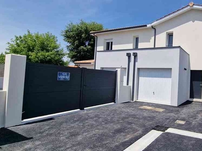 Vente maison à construire 4 pièces 106 m² Villenave-d'Ornon (33140)