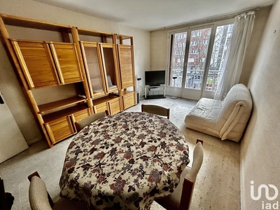 Appartement 3 pièces de 56 m² à Issy-les-Moulineaux (92130)