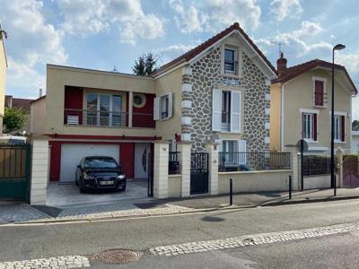 Maison de luxe de 5 chambres en vente à Champigny-sur-Marne, France