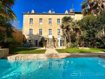 7 room luxury House for sale in Auch, Occitanie