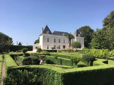 Prestigieux château en vente Angoulême, France