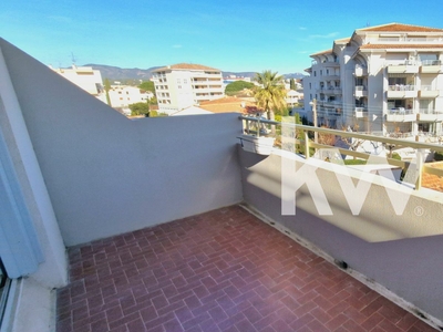 A LOUER appartement F3 (69 m²) à SAINT RAPHAEL