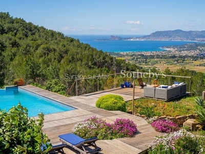 Maison de luxe de 10 pièces en vente à La Cadière-d'Azur, Provence-Alpes-Côte d'Azur