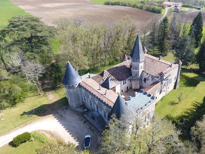 Maison de luxe de 14 pièces en vente à Champagnac-de-Belair, France