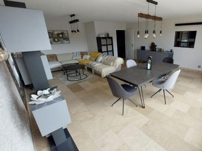 Appartement de 4 pièces de luxe en vente à Montivilliers, France