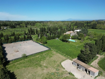 Maison de luxe de 5 chambres en vente à Châteaurenard, France