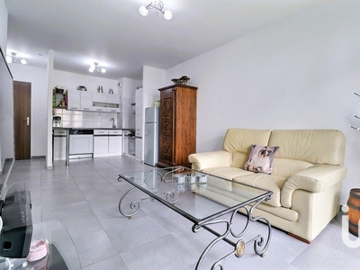 Appartement 3 pièces de 56 m² à Pontault-Combault (77340)
