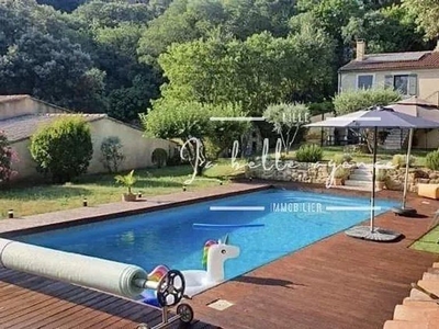 Villa de luxe de 5 pièces en vente Puget, Provence-Alpes-Côte d'Azur