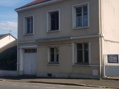 Vente maison 1 pièce 140 m² Montluçon (03100)