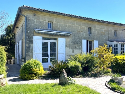 Vente maison 5 pièces 141 m² Grézillac (33420)