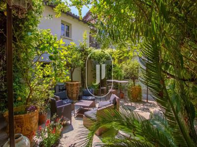 16 room luxury House for sale in Avignon, France