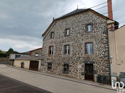 Maison 7 pièces de 143 m² à Talizat (15170)