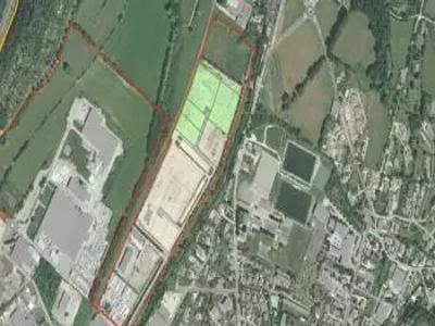 Terrain à acheter de 25000 m² à Montréal-la-Cluse - 01460