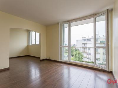 Location appartement 4 pièces 79.69 m²