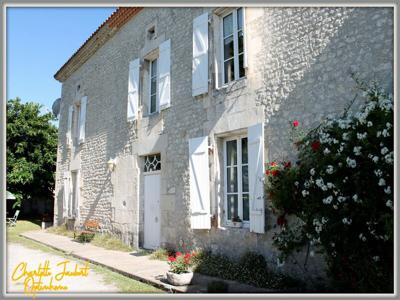 Vente maison 6 pièces 215 m² Montmoreau-Saint-Cybard (16190)