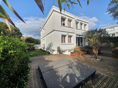 Vente maison 9 pièces 260 m² Vaux-sur-Mer (17640)