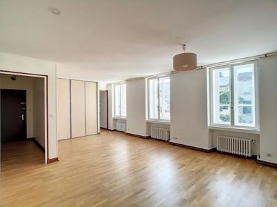 Location appartement 3 pièces 91.4 m²