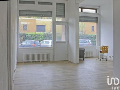 Location locaux professionnels 69 m²