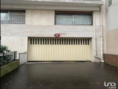 Parking/garage/box de 8 m² à Paris (75014)