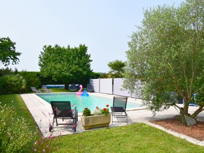 Gîte L'Ostalet de Sarron, avec jardin et piscine privée proche Agen