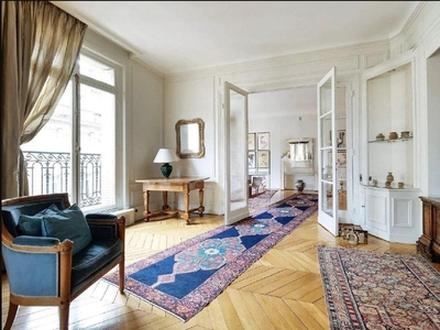 4 bedroom luxury Flat for sale in Champs-Elysées, Madeleine, Triangle d’or, Paris, Île-de-France