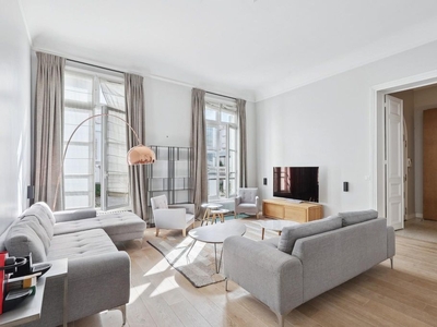 4 room luxury Apartment for sale in Champs-Elysées, Madeleine, Triangle d’or, France