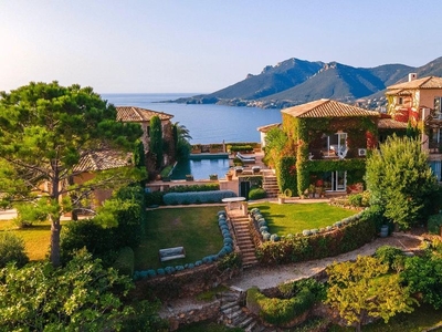 Villa de luxe de 10 pièces en vente Théoule-sur-Mer, Provence-Alpes-Côte d'Azur