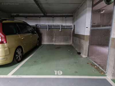 Parking / box carrieres sous poissy