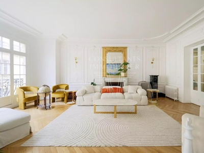 Luxury Apartment for sale in Champs-Elysées, Madeleine, Triangle d’or, France