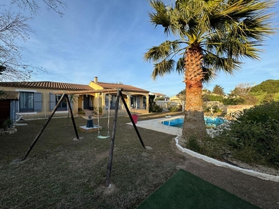 4 room luxury House for sale in Fos-sur-Mer, France