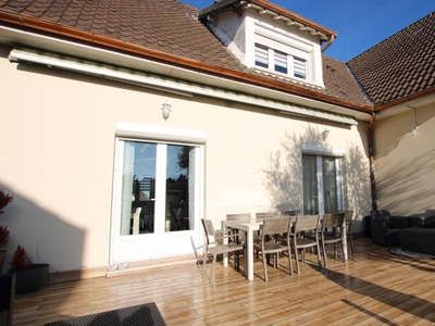 Maison traditionnelle 8 pièces de 250 m² à Vaux-le-Pénil (77000)