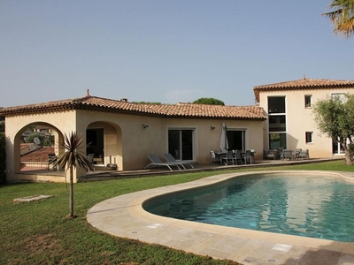 6 room luxury House for sale in Le Beausset, French Riviera