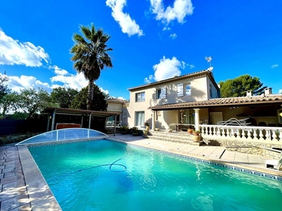 Villa de luxe de 8 pièces en vente Lauris, Provence-Alpes-Côte d'Azur