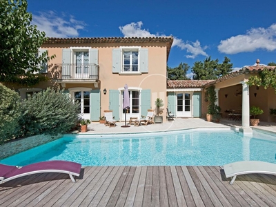 Maison de luxe en vente à Maussane, Provence-Alpes-Côte d'Azur