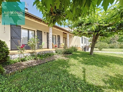 Villa T6 à vendre, 193m², jardin, piscine et double garage, centre Villefranche de...
