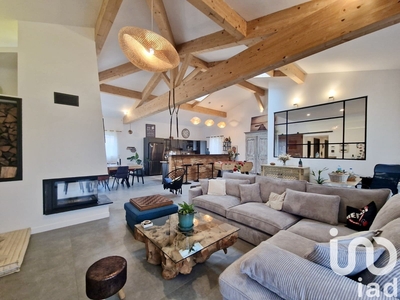 Maison 5 pièces de 160 m² à Villeneuve-Loubet (06270)