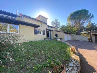 Maison à au MAS-SAINTES-PUELLES de 276m²