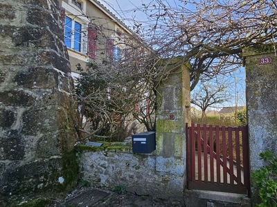 Vente maison 6 pièces 143 m² Terres-de-Haute-Charente (16270)