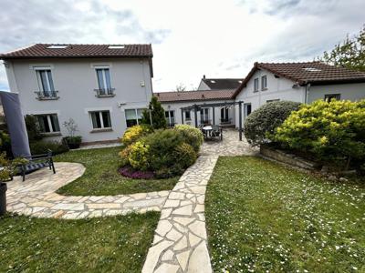 Maison de luxe en vente à Villemomble, France