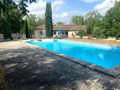 Villa de 5 pièces de luxe en vente Cabrières-d'Avignon, Provence-Alpes-Côte d'Azur
