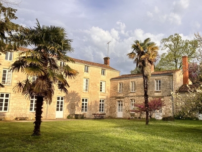Maison 12 pièces de 517 m² à Luçon (85400)