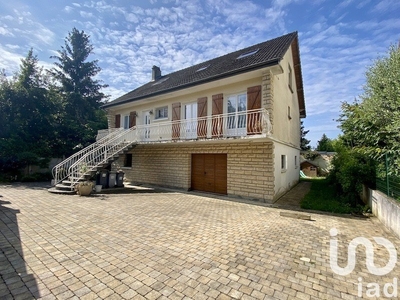 Maison traditionnelle 6 pièces de 160 m² à Saint-Leu-la-Forêt (95320)