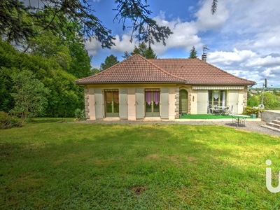 Maison traditionnelle 7 pièces de 163 m² à Saint-Priest-Taurion (87480)