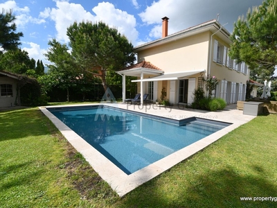 Villa de 9 pièces de luxe en vente Prévessin-Moëns, France