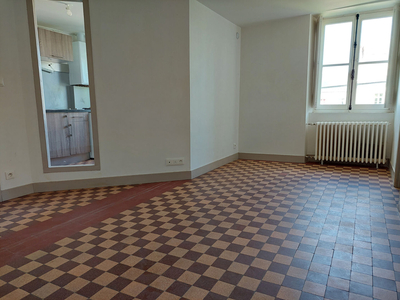 A Louer - Nantes Centre - Appartement 1 Pièce De 28.33 M²